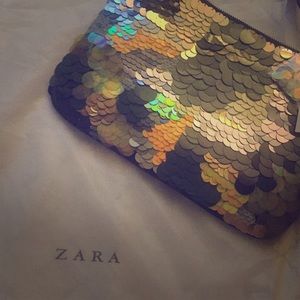 Zara 2 in 1 belt bag....new with tags.